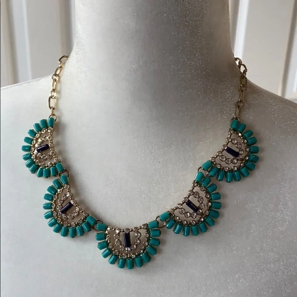 Peacock beaded statement bib necklace - Picture 2 of 6